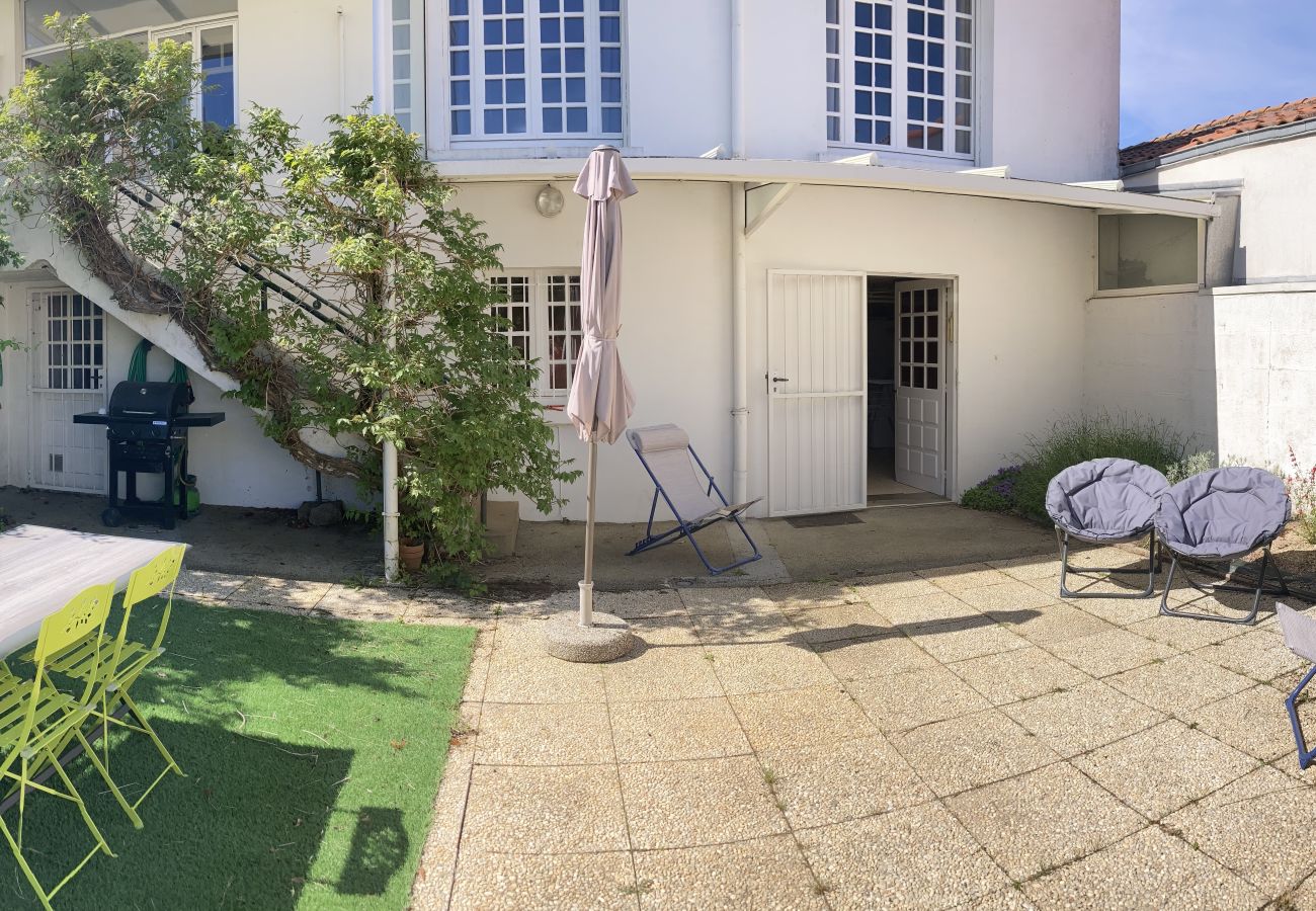 Maison à Les Sables-d´Olonne - Maison de ville à étage - TERRASSE - WIFI LS06065