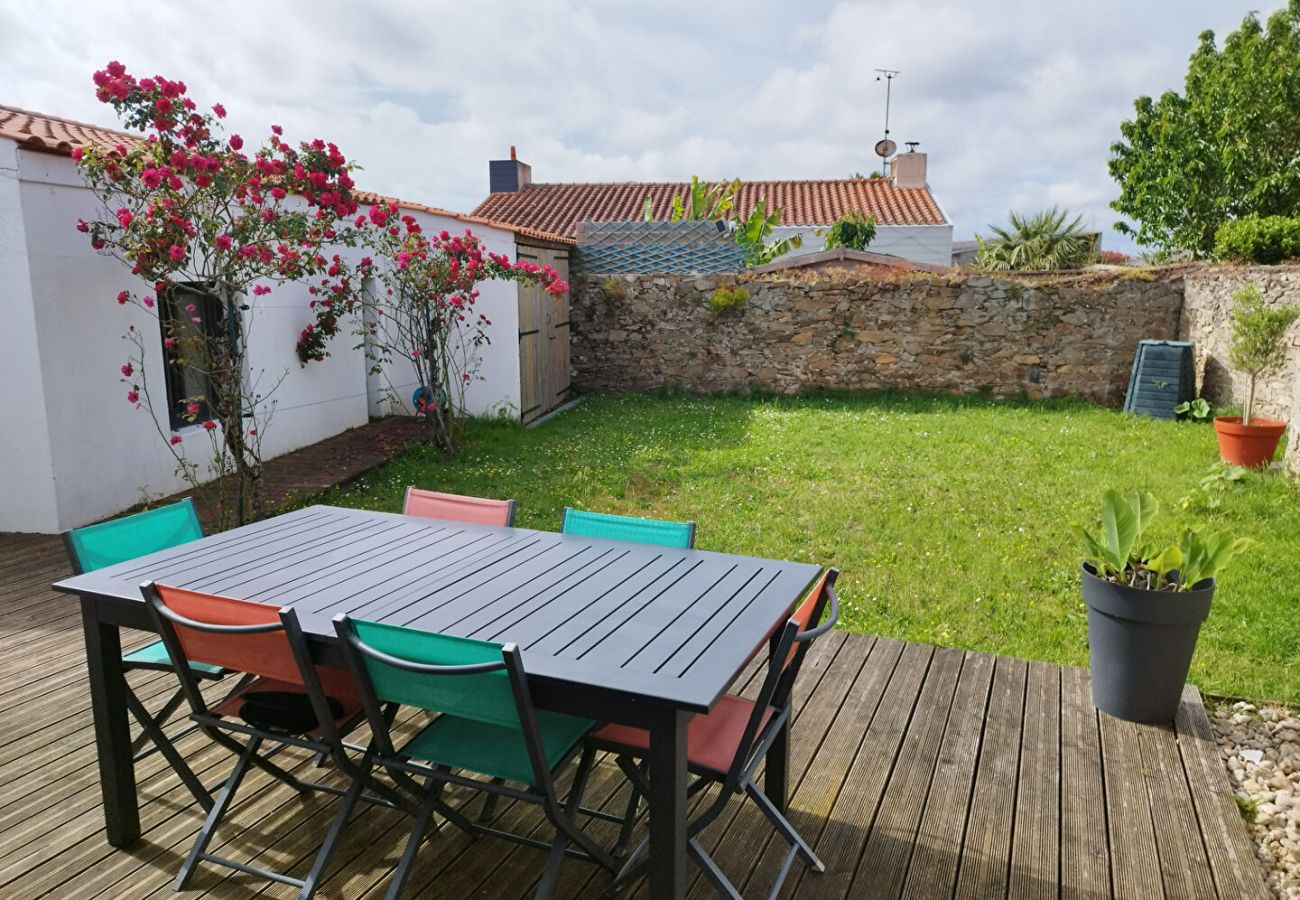 Maison à Les Sables-d´Olonne - Maison au calme avec jardin - WIFI LS06012