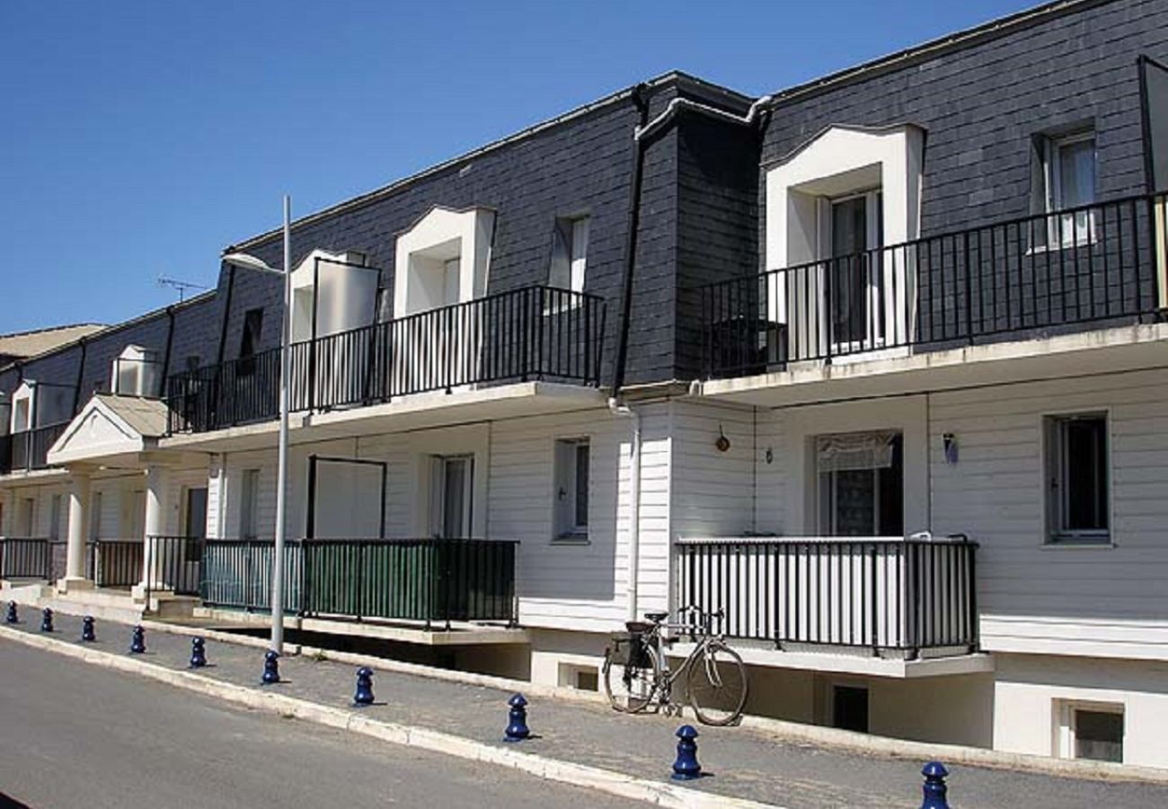 Appartement à Saint-Gilles-Croix-de-Vie - SG04061 Appartement au pied de la grande plage